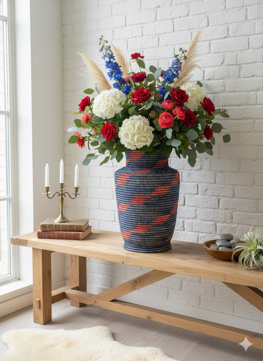 Pot de Fleurs Artisanal Sénégalais – Bleu Foncé et Rouge