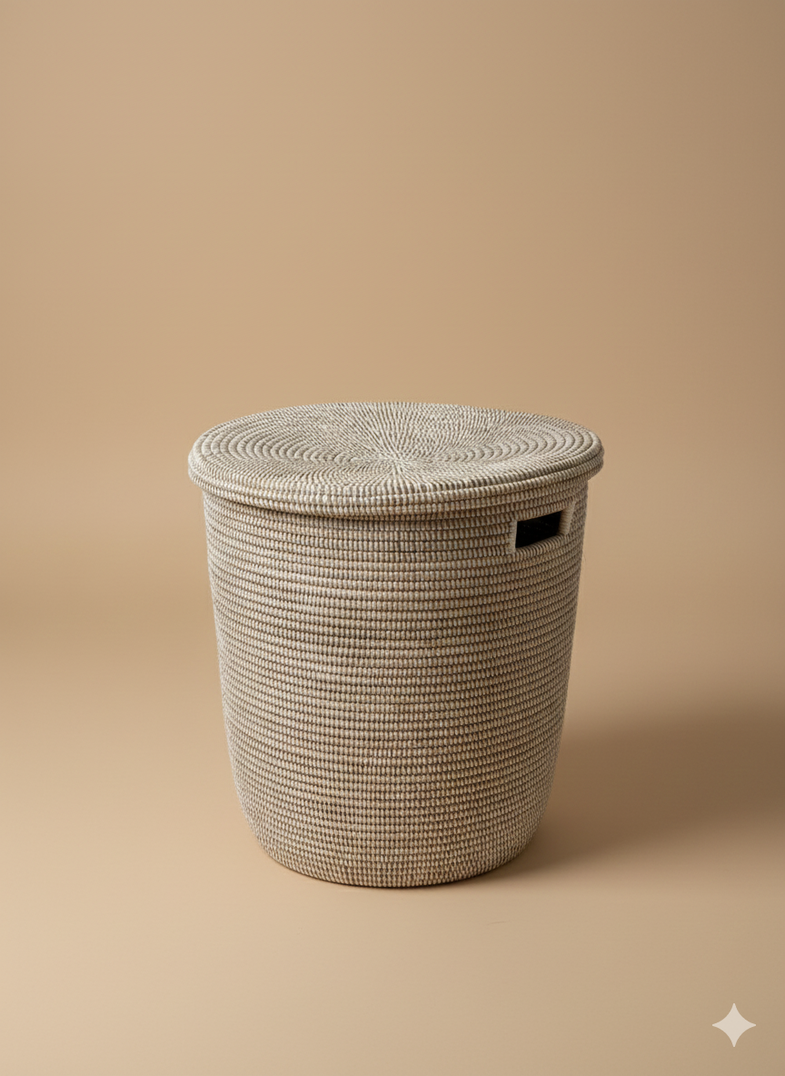 Panier à Linge Sénégalais en Herbe de Savane – Tressé à la Main blanc